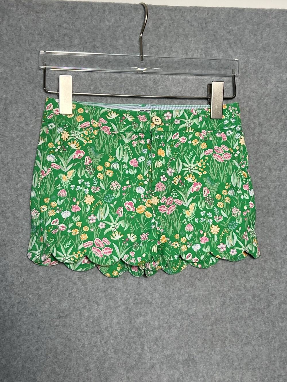 Crown & Ivy Girls Size 8 Green Floral Scalloped Hem Shorts Preppy Spring